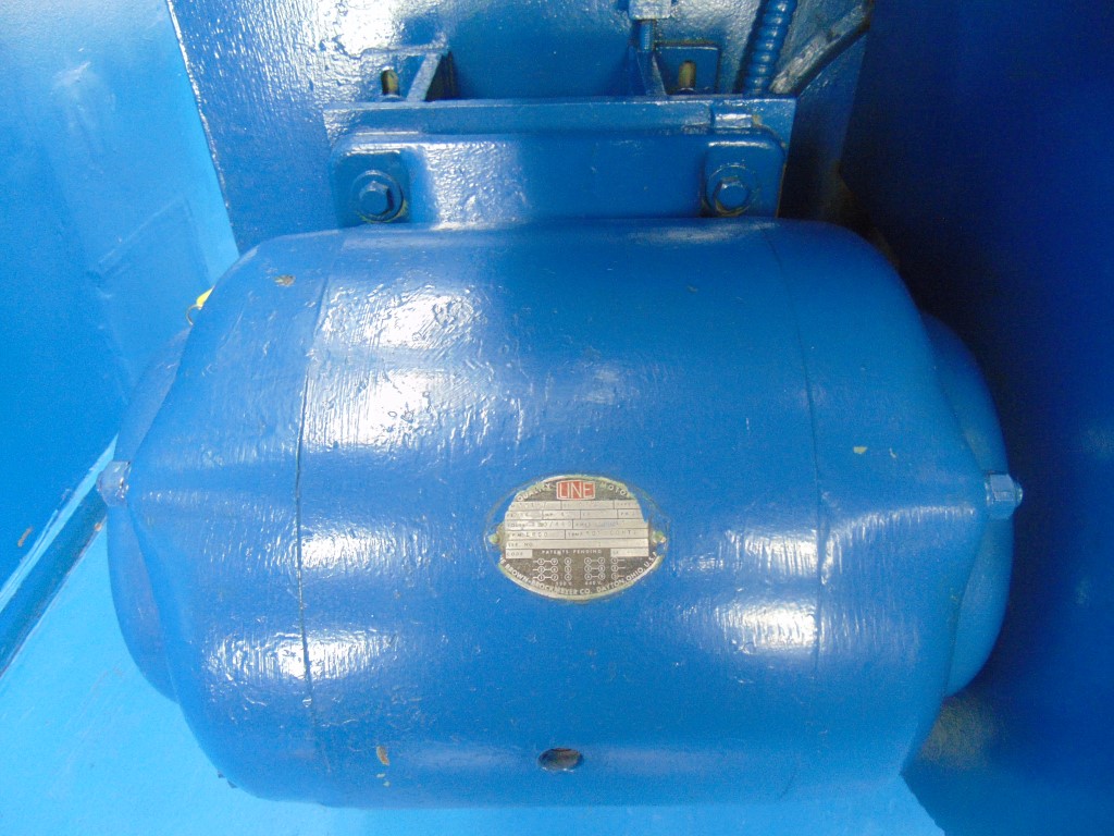 Columbia 0604L Metal Shear - 3/16" x 52" Blade, 7 Gauge - Heavy-Duty Industrial Cutting Machine