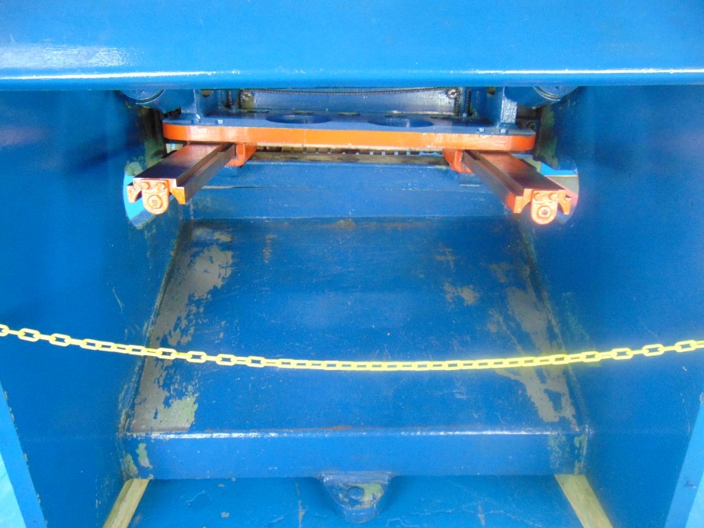 Columbia 0604L Metal Shear - 3/16" x 52" Blade, 7 Gauge - Heavy-Duty Industrial Cutting Machine