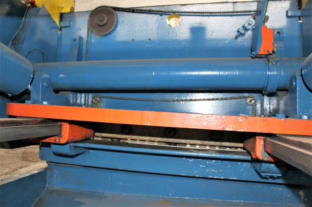 Columbia 0604L Metal Shear - 3/16" x 52" Blade, 7 Gauge - Heavy-Duty Industrial Cutting Machine
