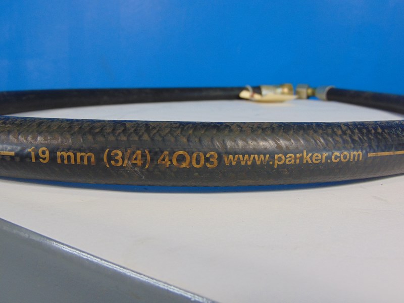 Parker 351TC-12 TOUGH Cover Hydraulic Hose (1 1/2") I.D. X 73 1/4" 4000psi 