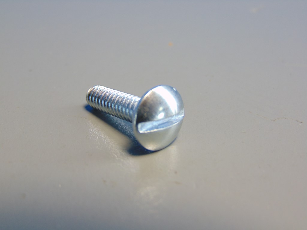 #10-24X 3/4" Oval Head Machine Screw Round Head Slotted Zinc Plated (lot of 100)