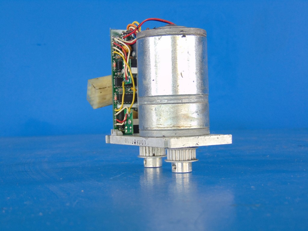 Servo Motor w/050G100028 POSITIONER, MOTOR/PCB ASSY GRAPHICS MICROSYSTEMS 