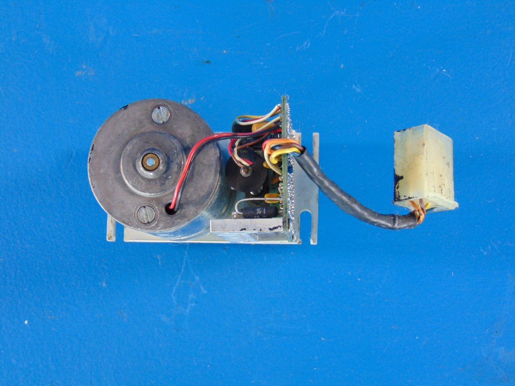 Servo Motor w/050G100028 POSITIONER, MOTOR/PCB ASSY GRAPHICS MICROSYSTEMS 