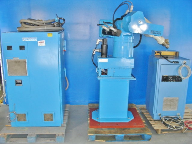 Cincinnati Milacron T3-726 Robotic Arm - Industrial Automation & Precision Control