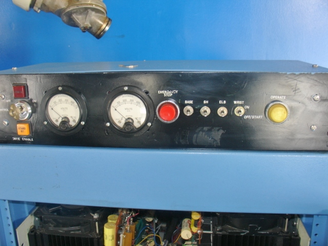 Cincinnati Milacron T3-726 Robotic Arm - Industrial Automation & Precision Control