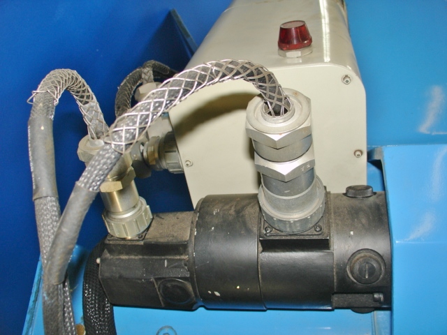 Cincinnati Milacron T3-726 Robotic Arm - Industrial Automation & Precision Control