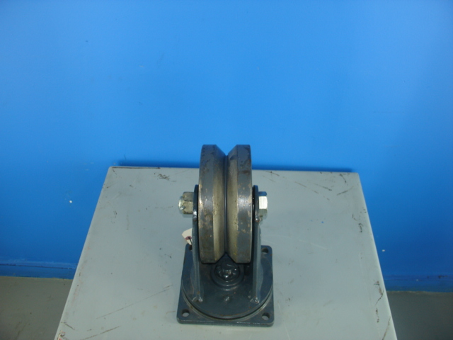 8,000LB V-Groove Swivel Caster 8"Dia x 4" Wide. Base 8.5" x 8.5" USA