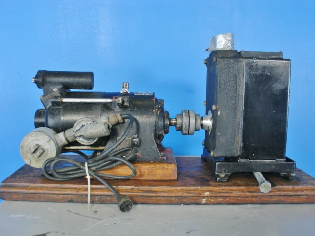 Central Scientific CENCO Megavac Pump w/ GE 1/3hp Motor 5KC49AB588