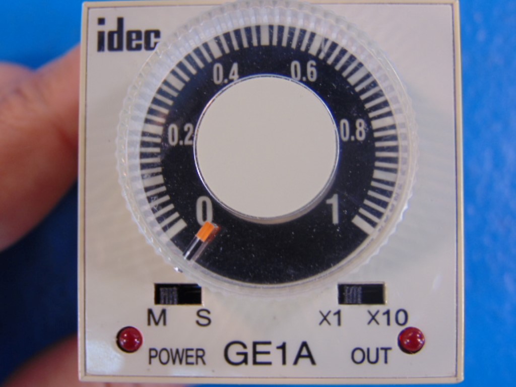 IDEC GE1A-B ELECTRONIC TIMER, 5A 240V