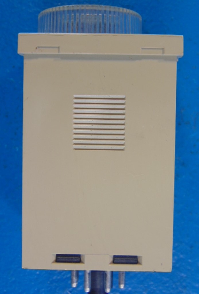 IDEC GE1A-B ELECTRONIC TIMER, 5A 240V