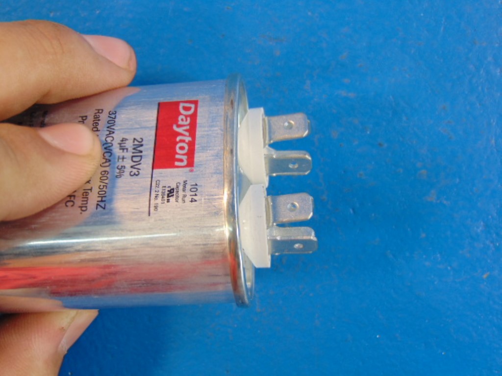 DAYTON 2MDV3 OVAL MOTOR RUN CAPACITOR