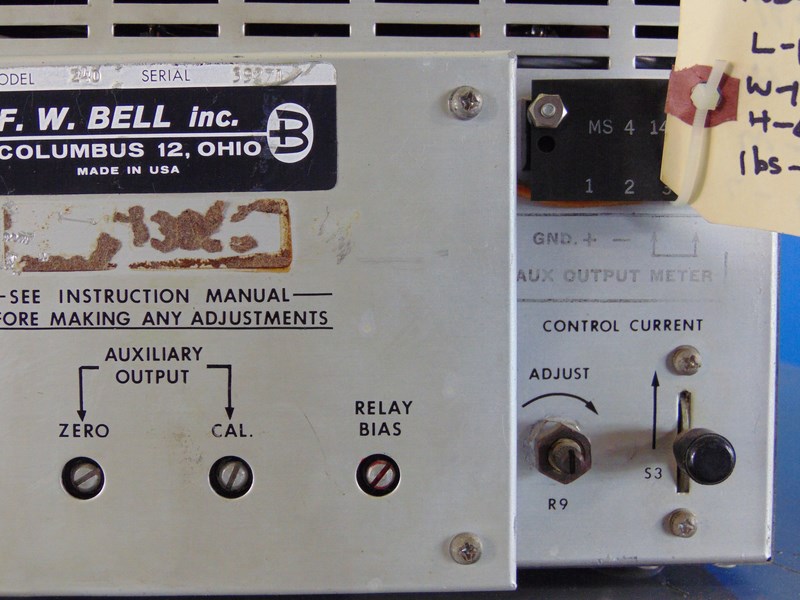 F. W. BELL "240" INCREMENTAL GAUSSMETER