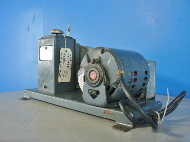 Cenco 91105 HiVac Vacuum Pump with 1/4HP General Electric Motor