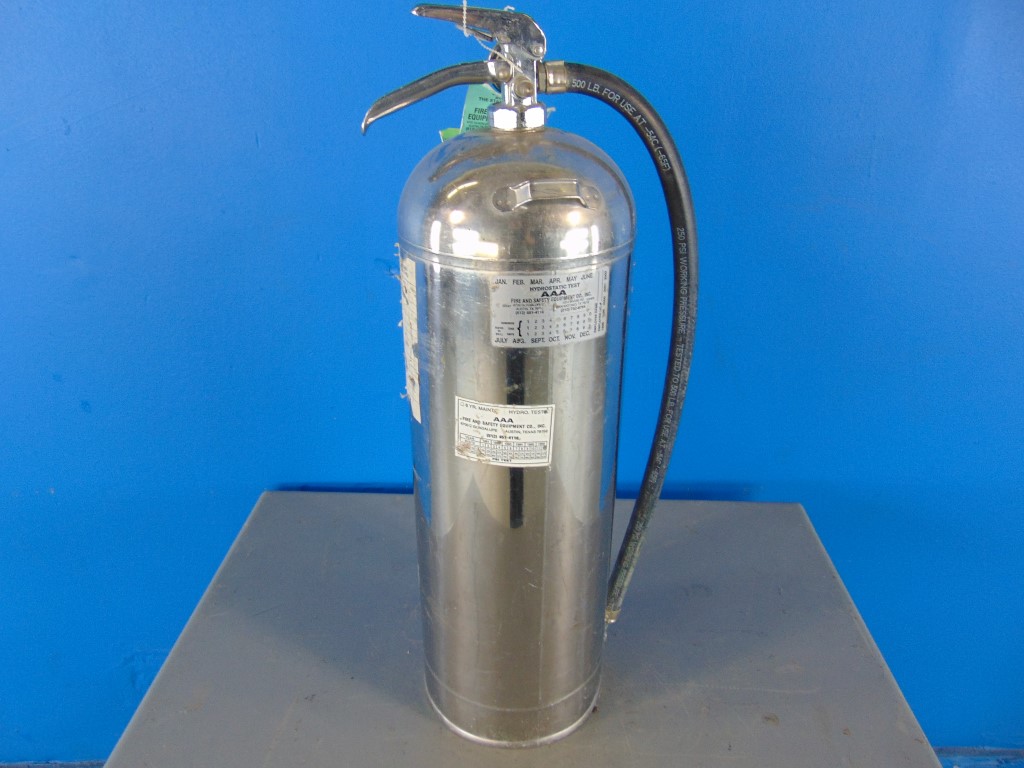 General LS-900 500lbs stream fire extinguisher minor dents & scratches 