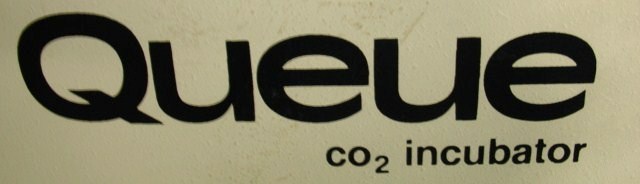 QUEUE 2110 CO2 Incubator w/ manual & Nuaire NU-1558 air pump