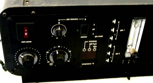 QUEUE 2110 CO2 Incubator w/ manual & Nuaire NU-1558 air pump