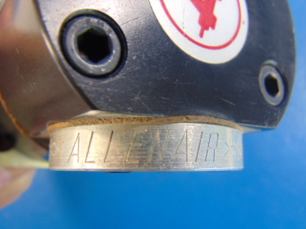 ALLENAIR PILOT PRESSURE VALVE, 1/8" INLETS 1/4" OUTLETS