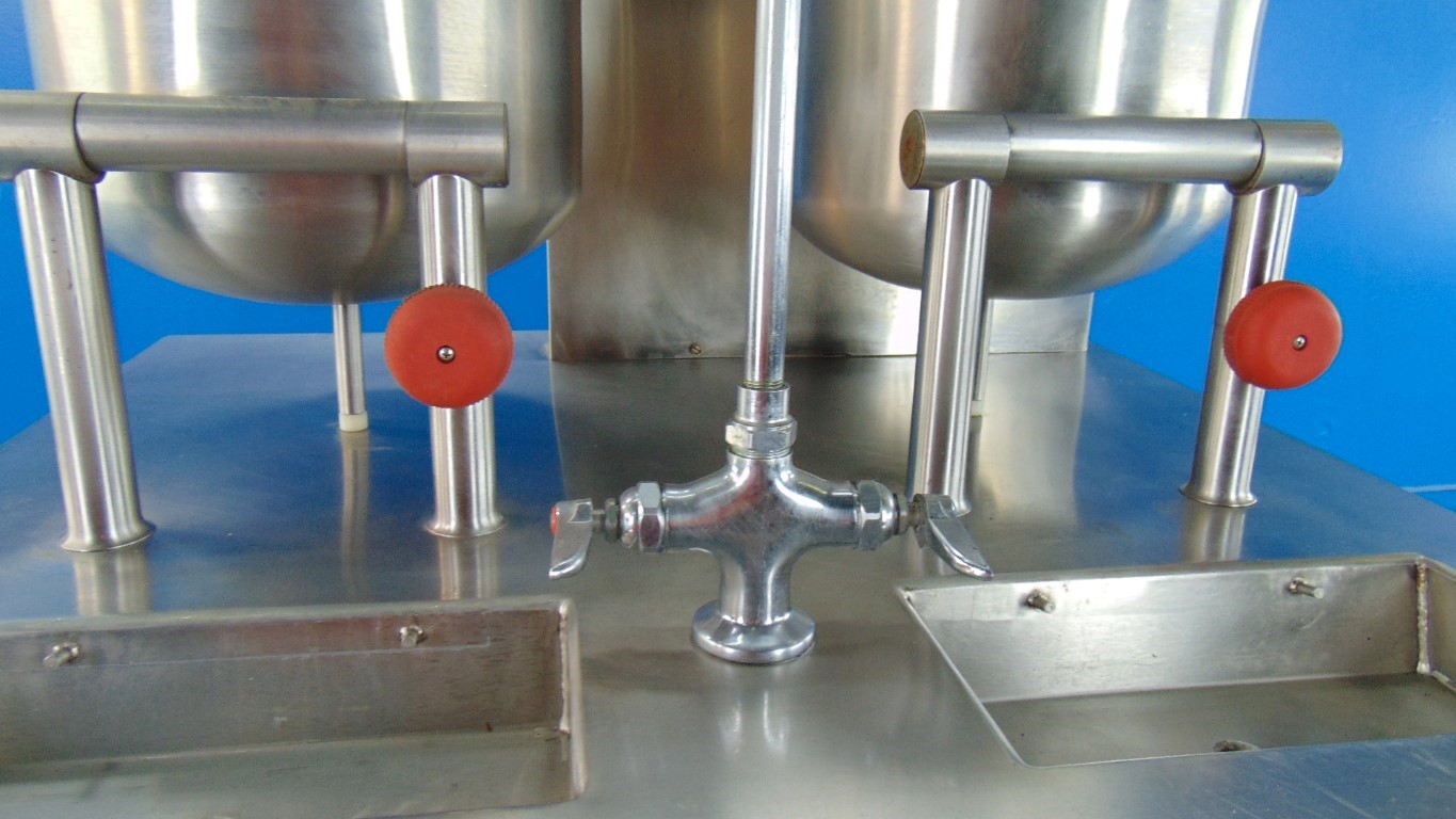 Vulcan 2T2036G - Two 24-Quart Jacketed Tilting Kettle - Gas Boiler Base - Commercial Kitchen Equipment
