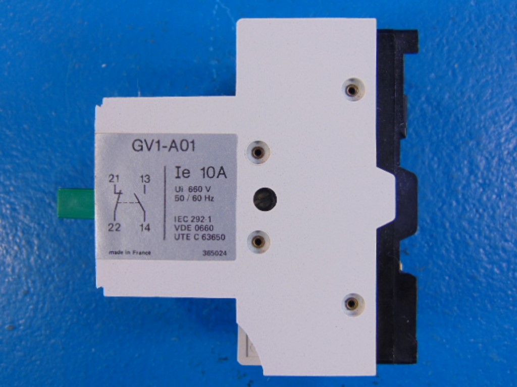 Telemecanique GV1-M07 1.6 amp - 2.5 amp Motor Circuit Breaker w/ Auxiliary Conta