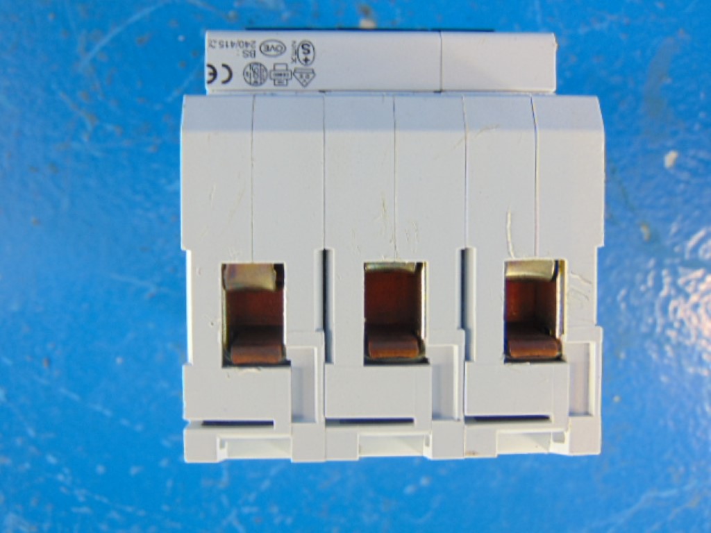  MOELLER FAZN B16  3 Circuit Breaker 277/480V 
