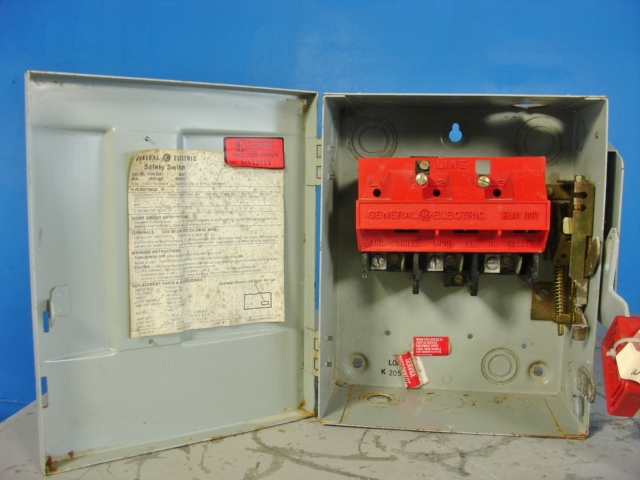 30A 600V 3ph GE THN3361 Heavy Duty Safety Switch Non-Fusible Type 1