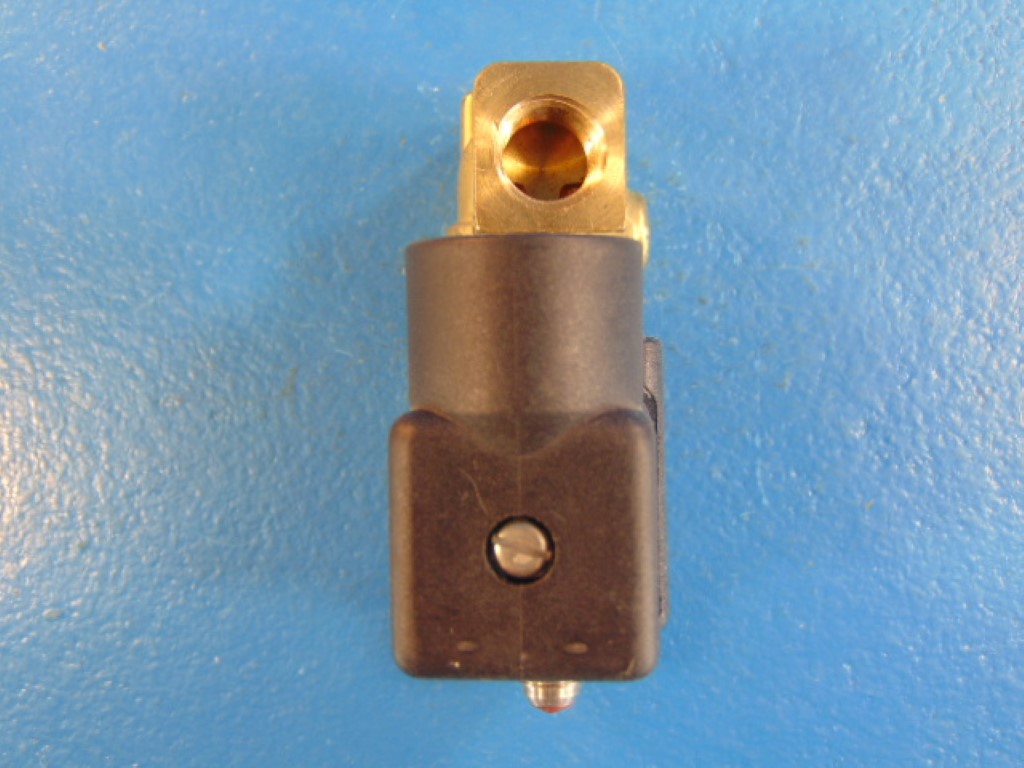 HONEYWELL SKINNER 7131KBN2JV00N0D4D2P3 1/4" SOLENOID VALVE 120V 491514P