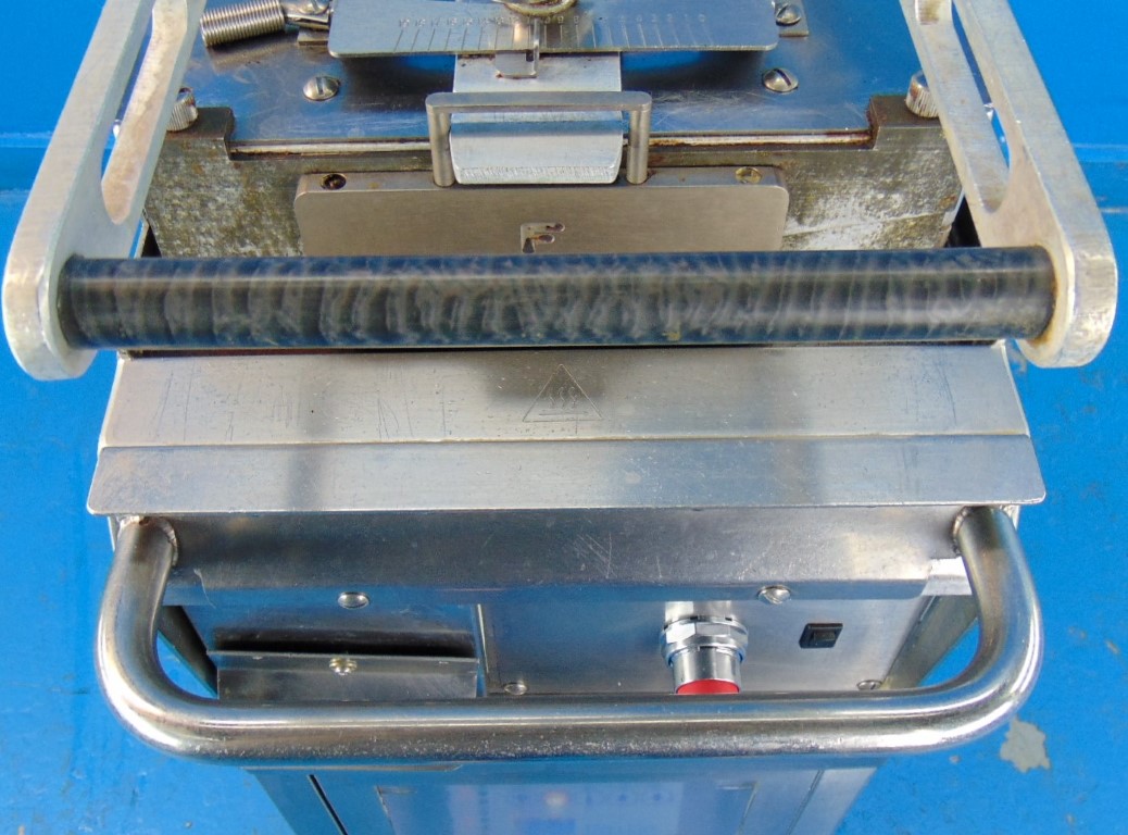Taylor QS11 23 Commercial Restaurant Electric Platen Clamshell Grill