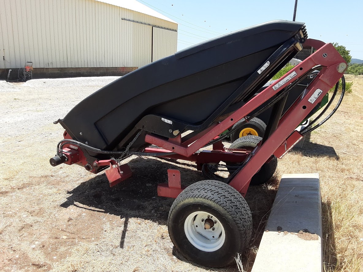 2008 Toro Pro Sweeper 5200 - Model #07065 - High-Performance Industrial Turf Sweeper