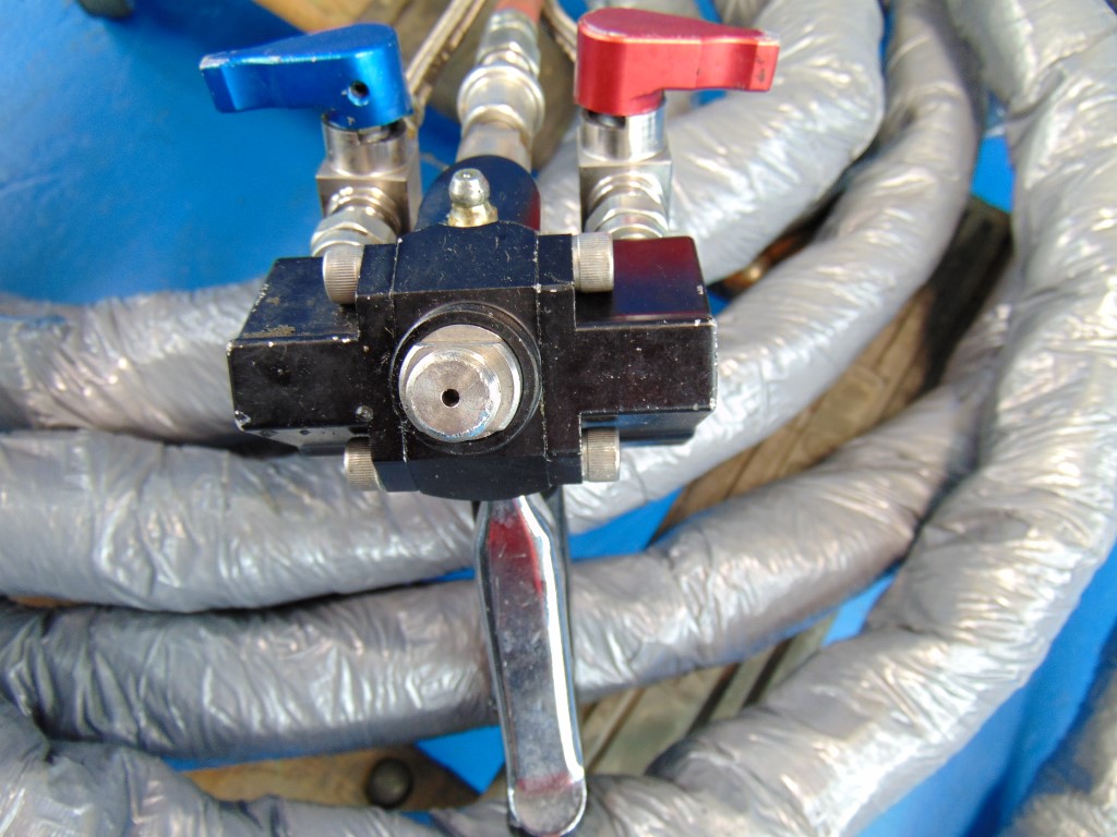 Armacoatings 2-B Polyurea Spray Foam System - 230V, 5000 PSI - Pneumatic Application Unit with Accessories