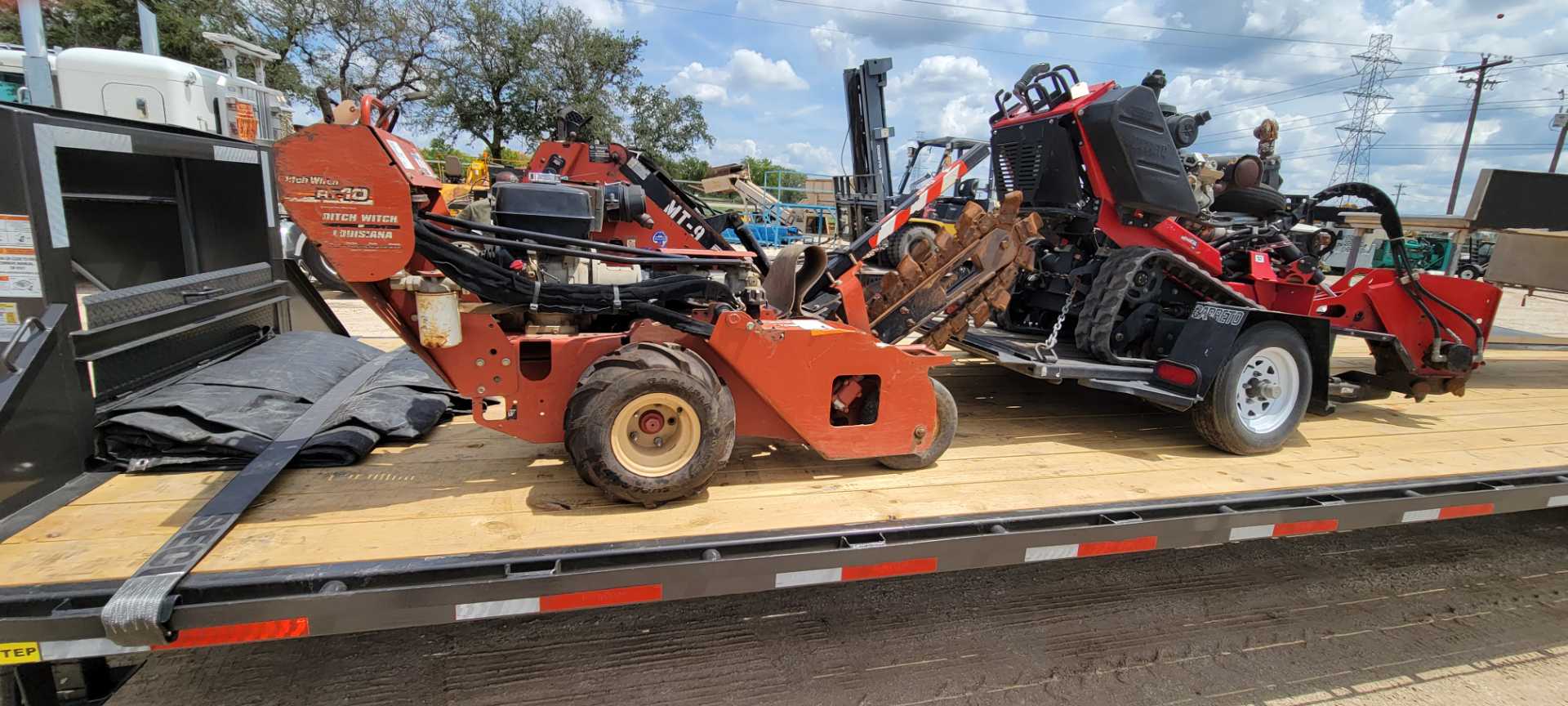 Ditch Witch RT10 Walk-Behind Trencher - Heavy-Duty Landscaping & Utility Equipment