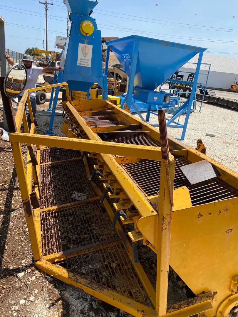 USED W.H. Manufacturing Spread King WH Chip Spreader w/hopper attachment 1385.2 Hours