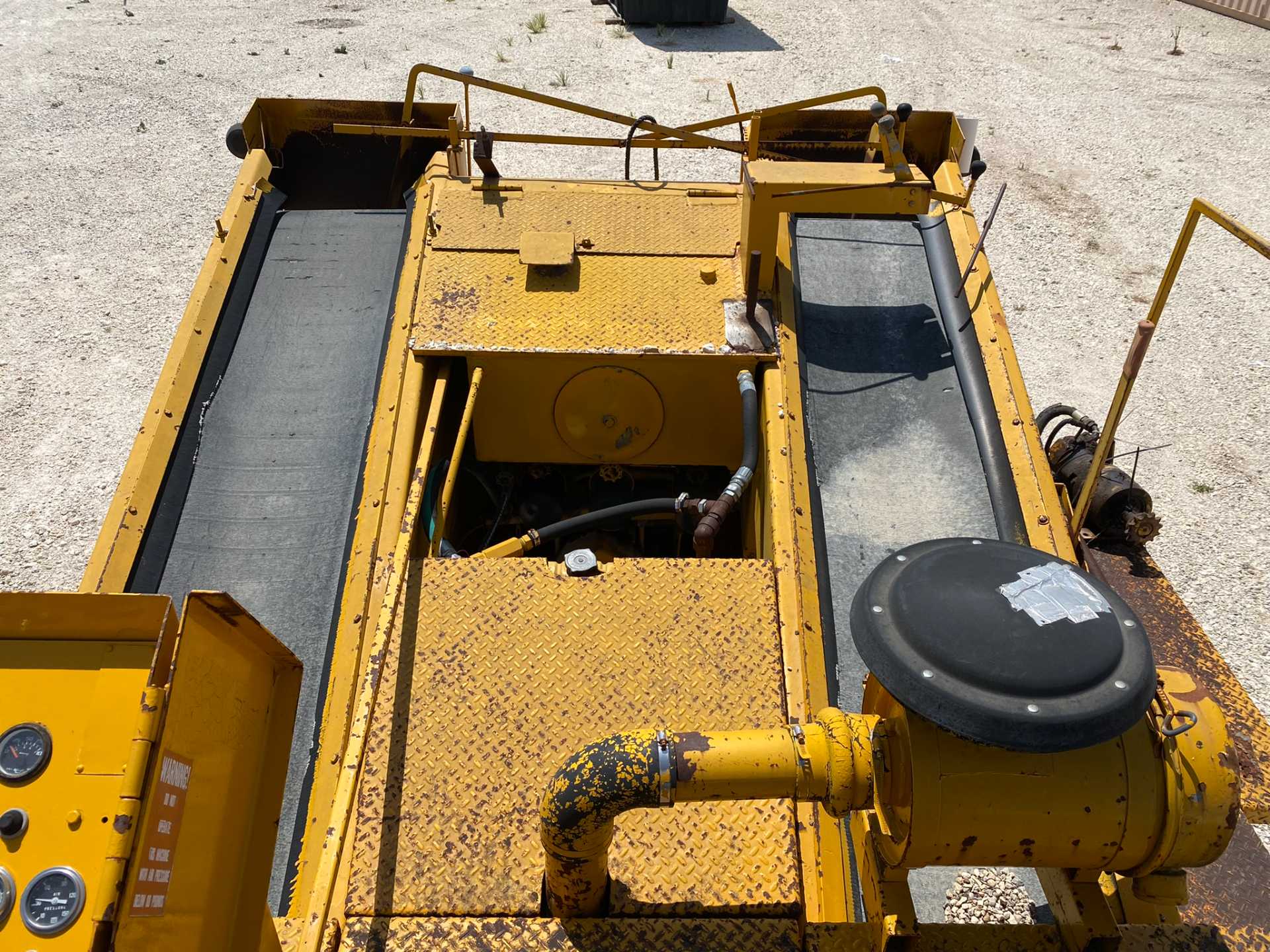 USED W.H. Manufacturing Spread King WH Chip Spreader w/hopper attachment 1385.2 Hours