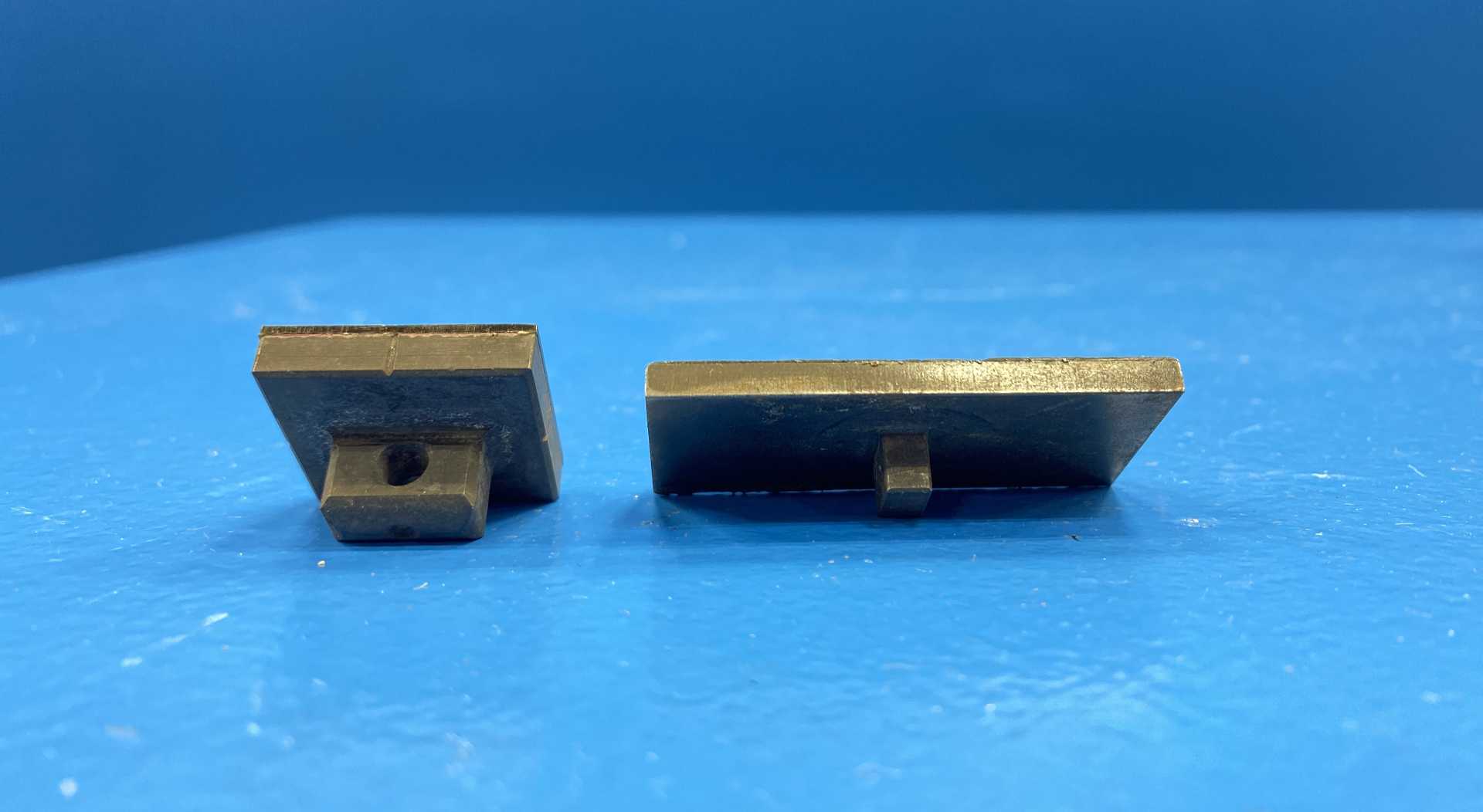 Instron 2702-032 Rubber Coated Jaw Faces 1" x 1" for the 1kN High-Temperature Pneumatic Action Grips 2732 Series 