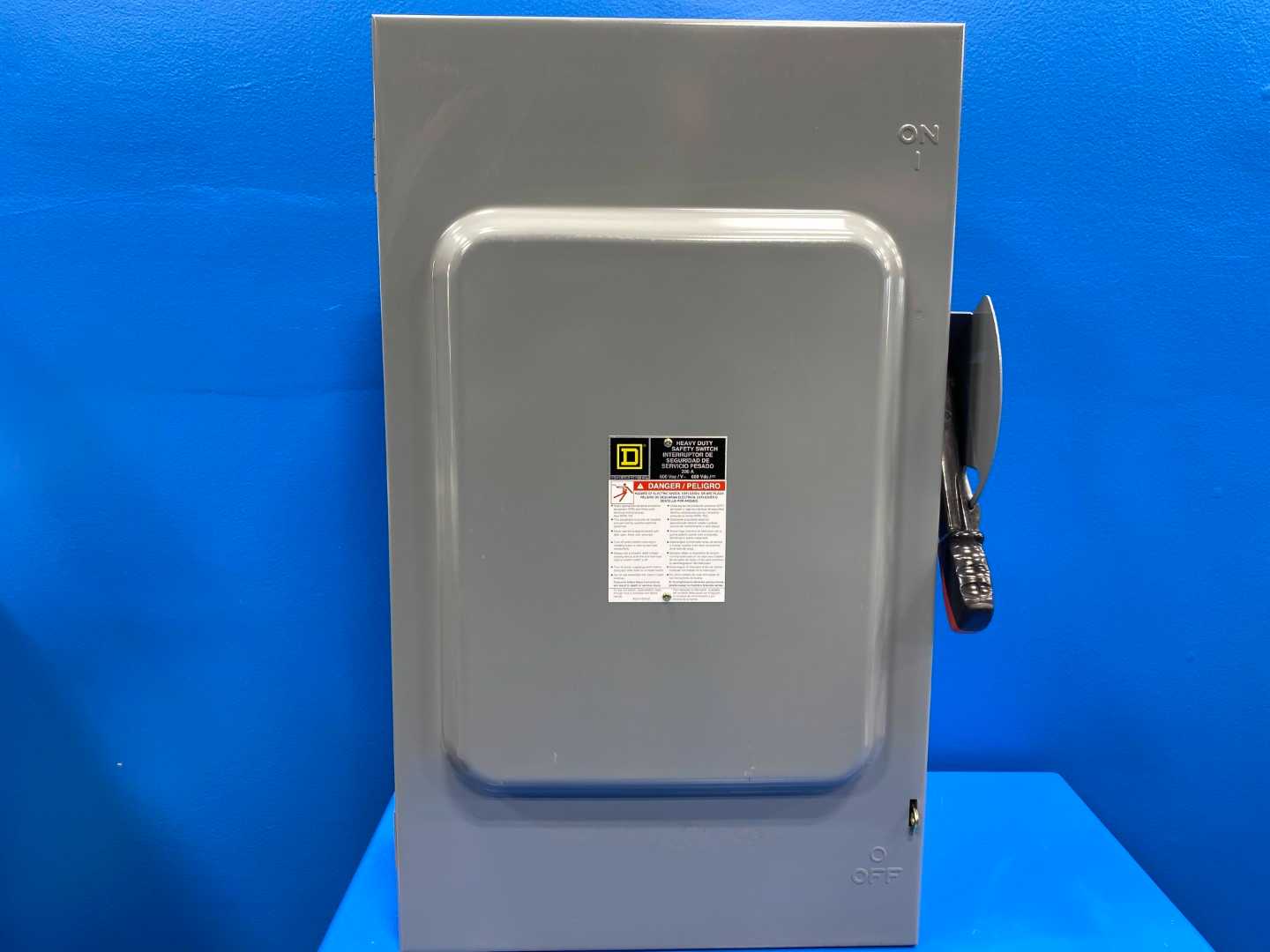 200 AMP Heavy Duty Safety Switch  Square D H364N