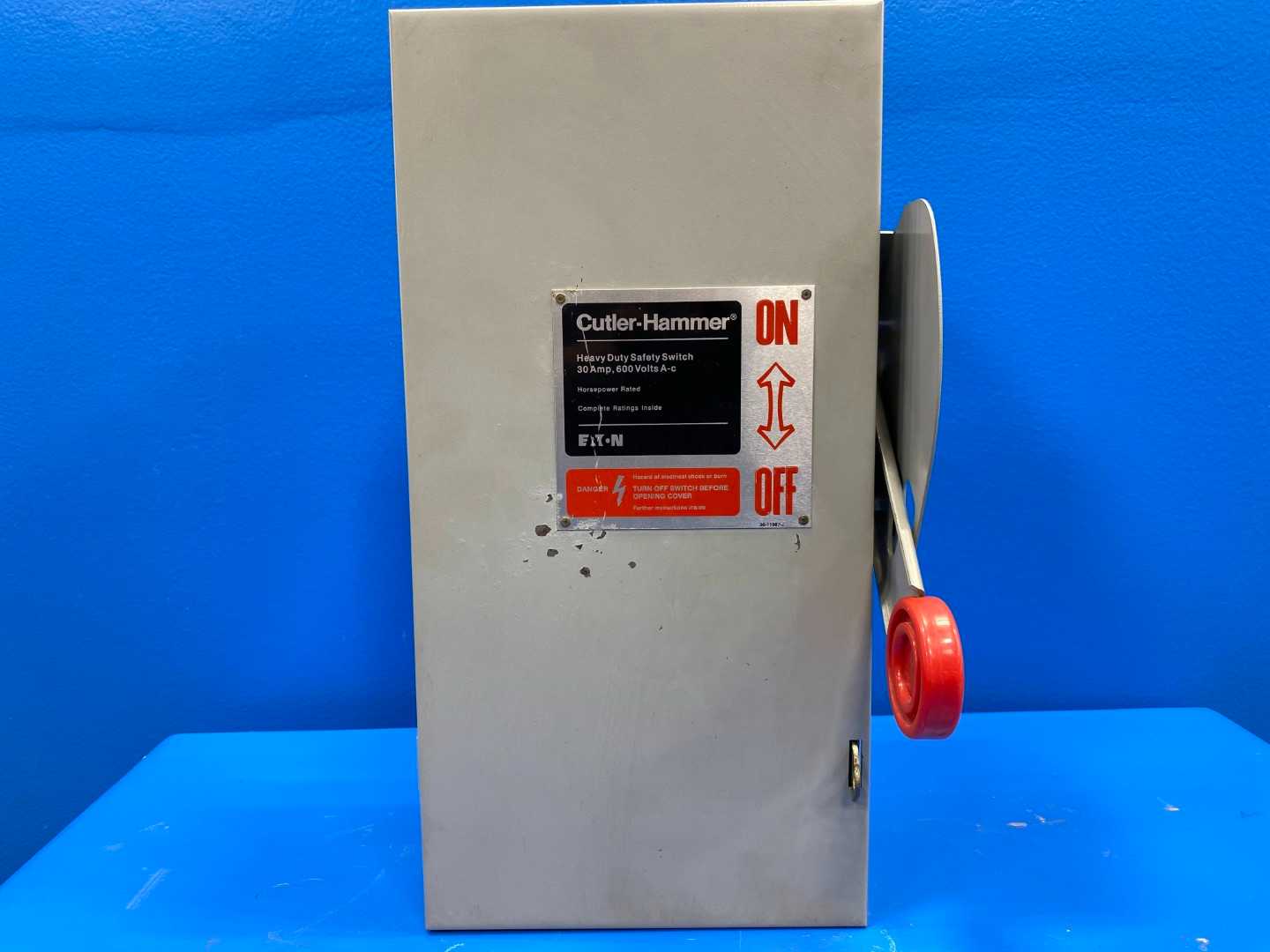 EATON Cutler Hammer Safety Switch DH361UGK 30 AMP 