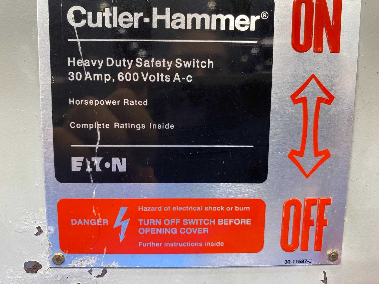 EATON Cutler Hammer Safety Switch DH361UGK 30 AMP 