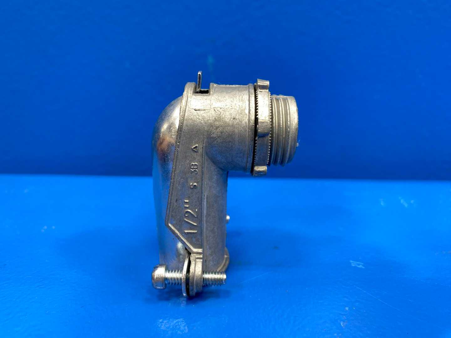 1/2 " 90 Degree Flexible Metallic Conduit Connector 