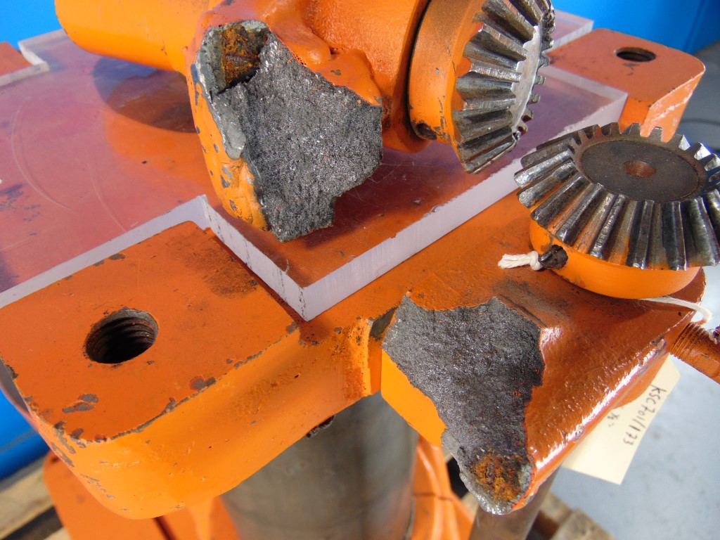 INDUSTRIAL DRILL PRESS BASE and table NEEDS REPAIR 