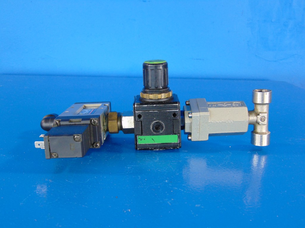 SMC EVF5120 Solenoid Valve w/Aventics 0821302458 regulator 