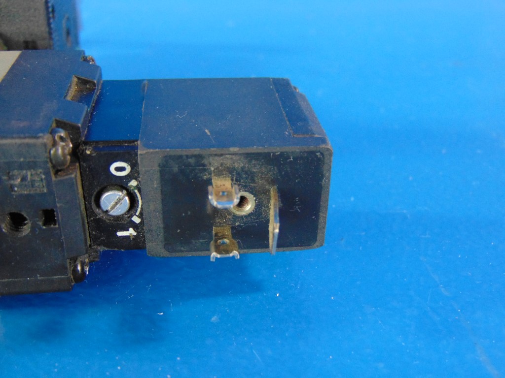 SMC EVF5120 Solenoid Valve w/Aventics 0821302458 regulator 