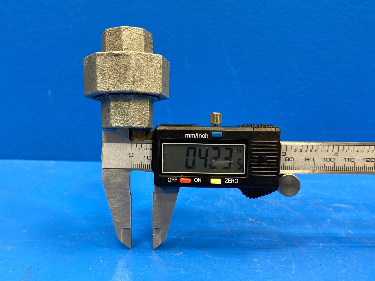 150lb Class 1/4" NPSC 1/4" NPSC Galv. Mall. Iron Ground Joint Pipe Union (66641)
