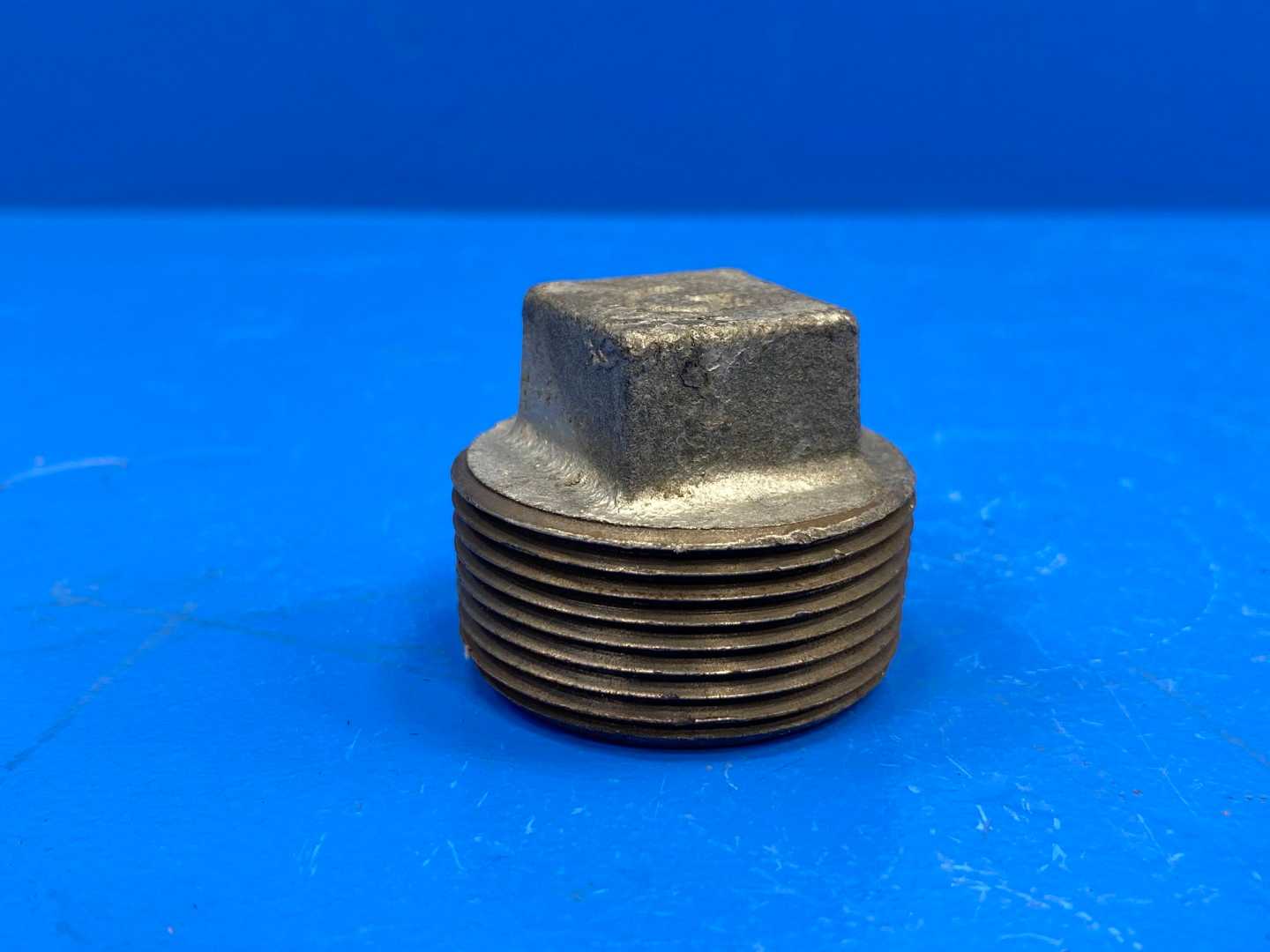 1-1/4" NPSC 300 lb Galvanized Cast Iron Square Solid Pipe Plug	(66676)