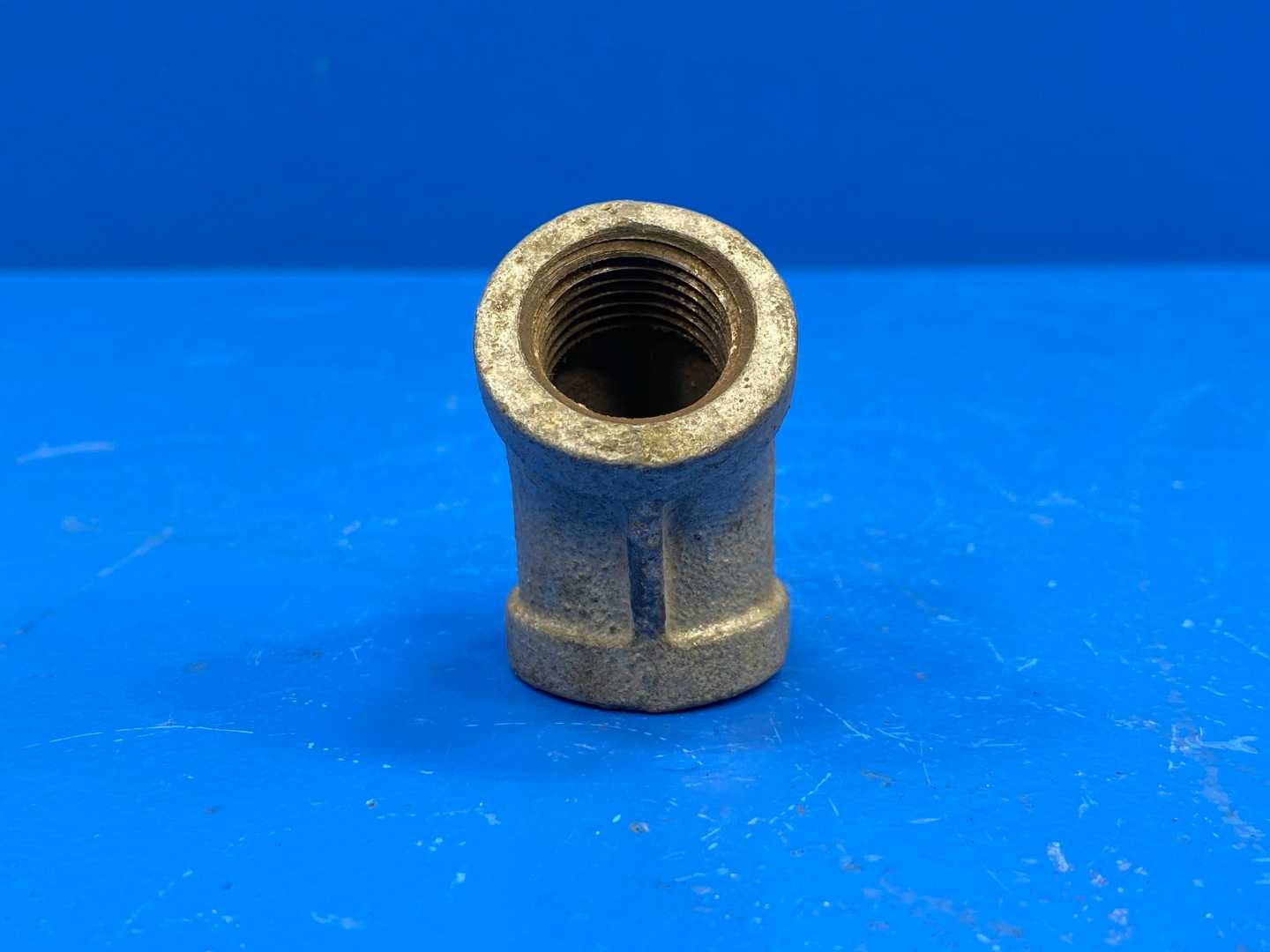 1/2" 45° 150 lb Galvanized Malleable Iron Pipe Elbow (Domestic) (66517)