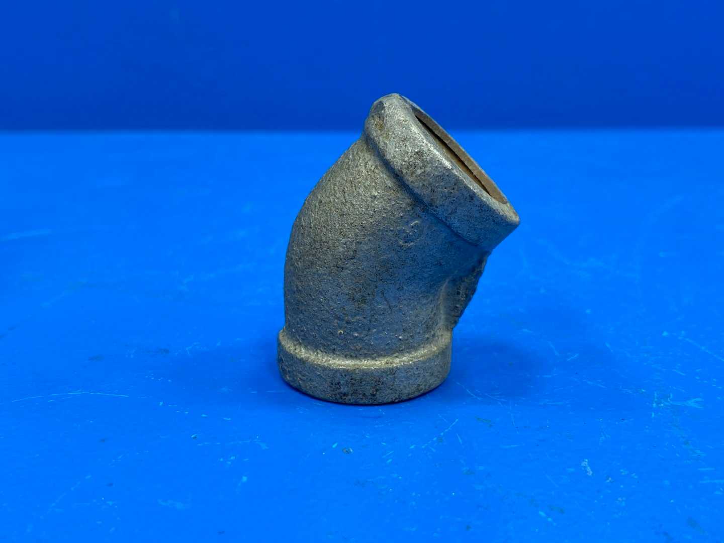 1/2" 45° 150 lb Galvanized Malleable Iron Pipe Elbow (Domestic) (66517)