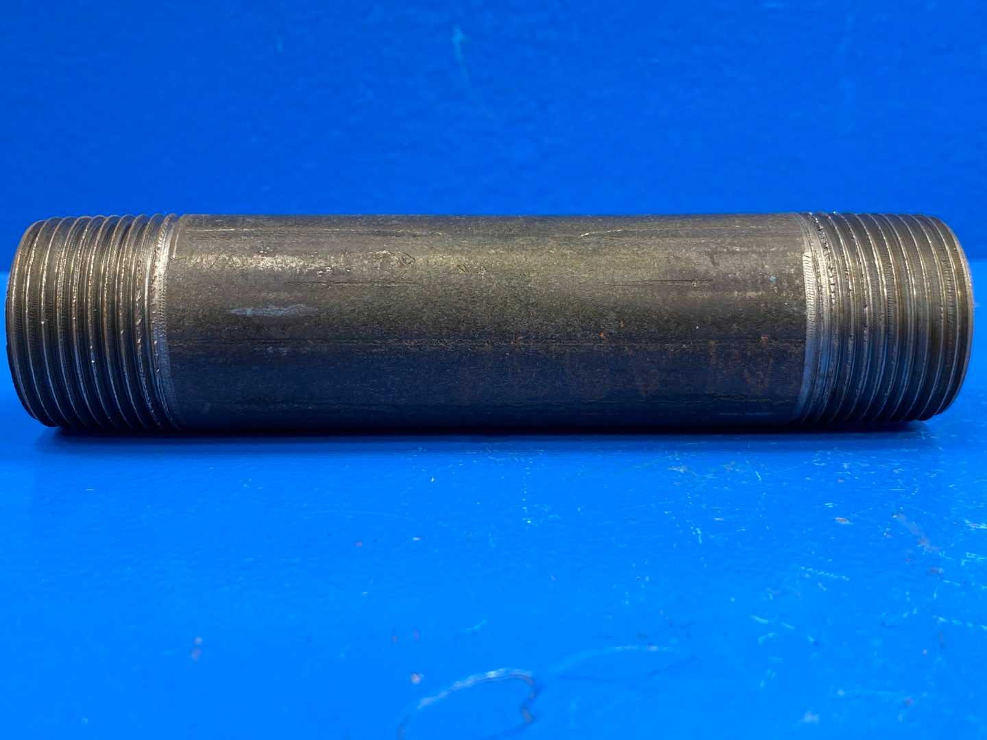 1" x 5-1/2" Schedule 40 Black Steel Welded Pipe Nipple (Made in USA) (4666527)