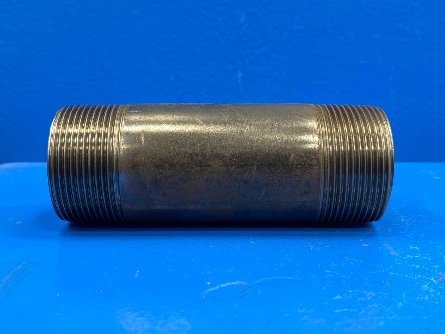 1-1/2" x 5" Schedule 40 Black Steel Welded Pipe Nipple (Made in USA) (4666475)