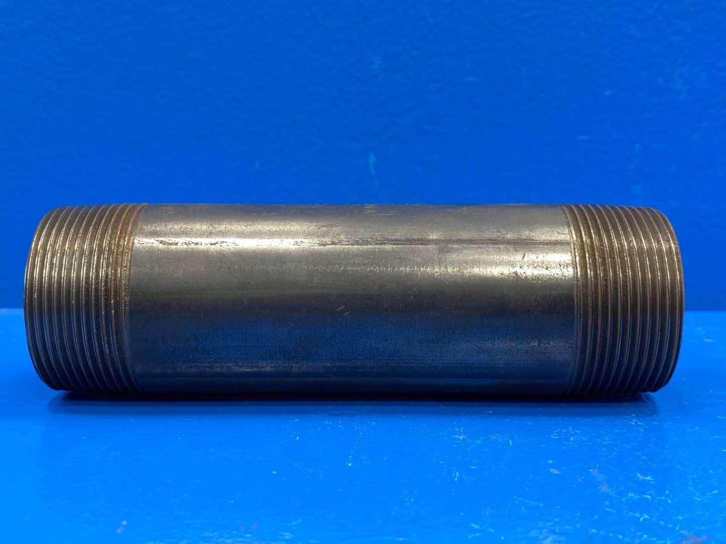 1-1/2" x 6" Schedule 40 Black Steel Welded Pipe Nipple (Made in USA) (4666476)