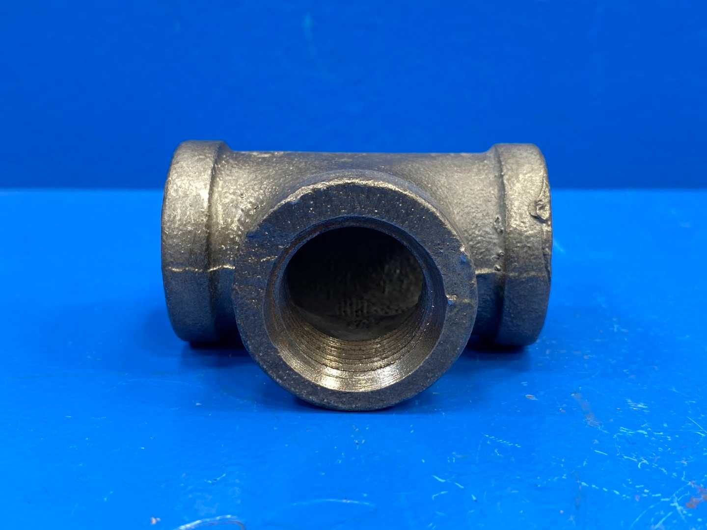 3/4" NPSC 150 lb. Galvanized Malleable Iron Pipe Tee (Domestic) (66614)