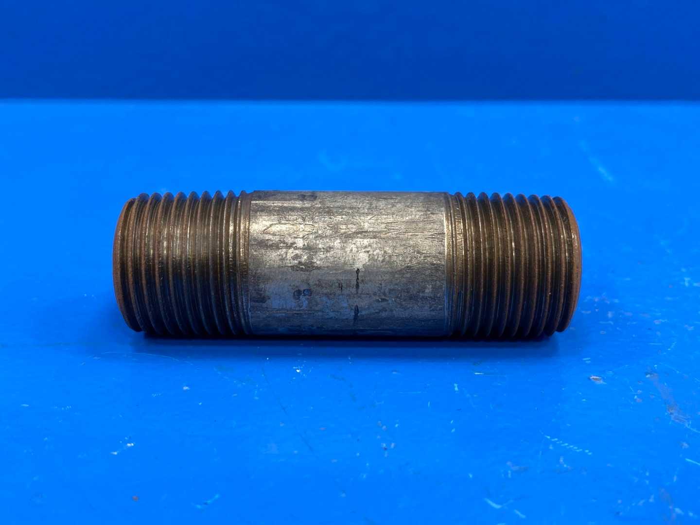 1/2" x 2-1/2" Schedule 40 Galvanized Steel Welded Pipe Nipple (66733)