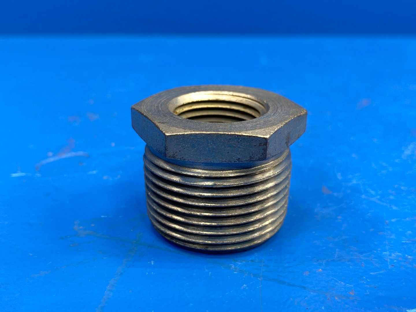 1" M-NPT x 1/2" F-NPT 150 lb. Galvanized Malleable Iron Hex Bushing (466592)